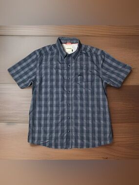 Simms Fishing Mens Size: Medium Dark Grey Short Sleeve Button Down Vented Shirt